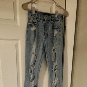 Aero High Rise Curvy Distressed jeans Size 6
